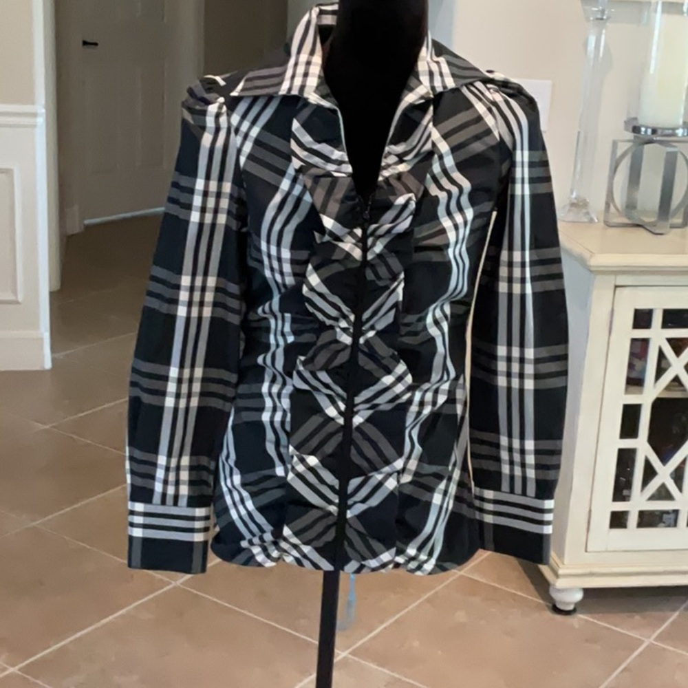D Studio plaid print ruffle zipfront top, size 4